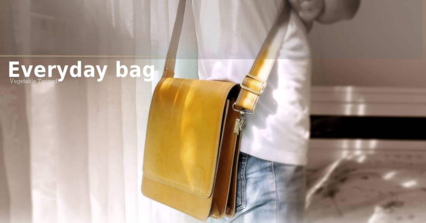 กระเป๋าหนังฟอกฝาด Everyday bag